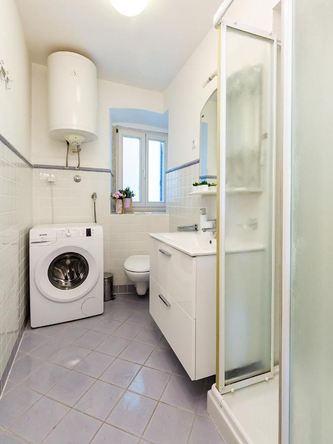 Apartment Anika Old Town Porec Bagian luar foto