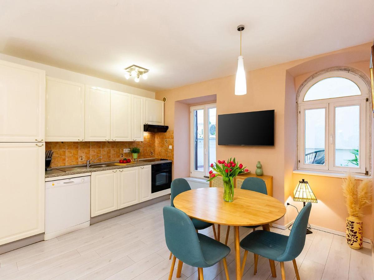 Apartment Anika Old Town Porec Bagian luar foto