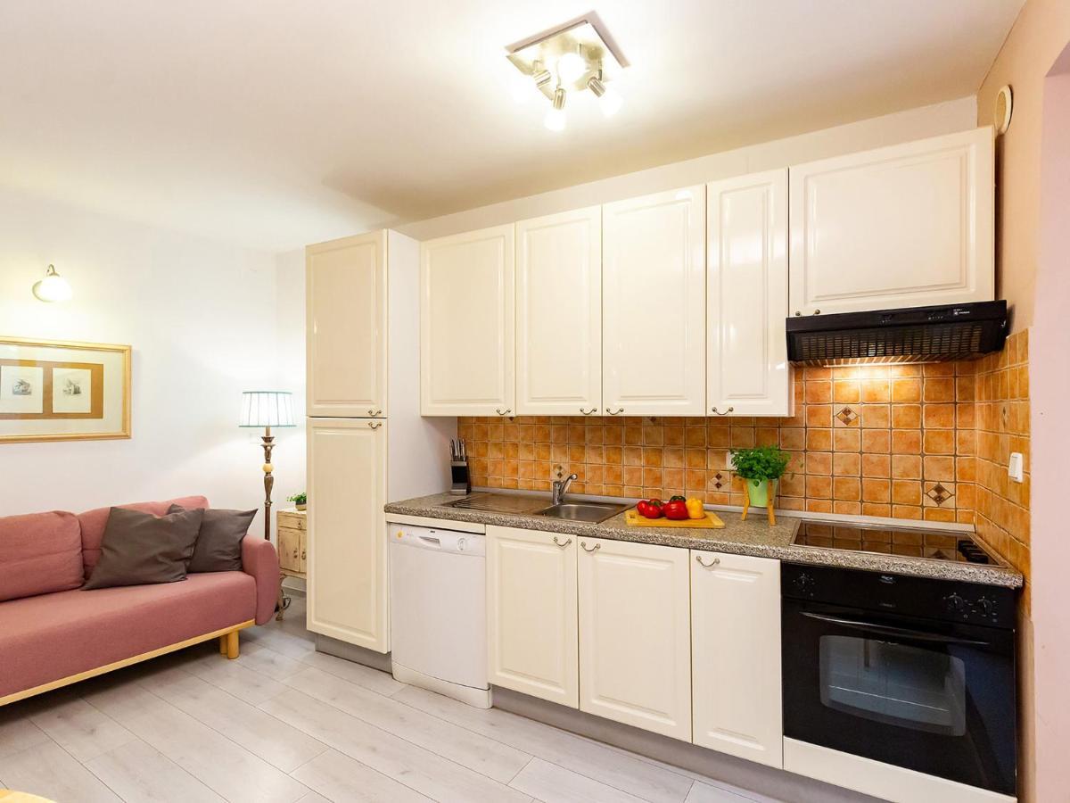 Apartment Anika Old Town Porec Bagian luar foto